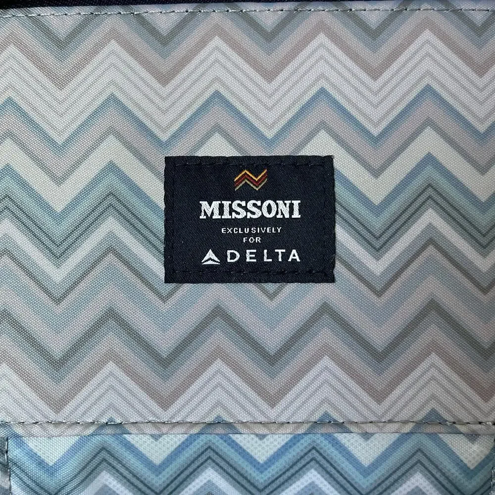 Missoni x Delta One Navy Blue Zigzag Faux Leather Zip Toiletry Cosmetic Case